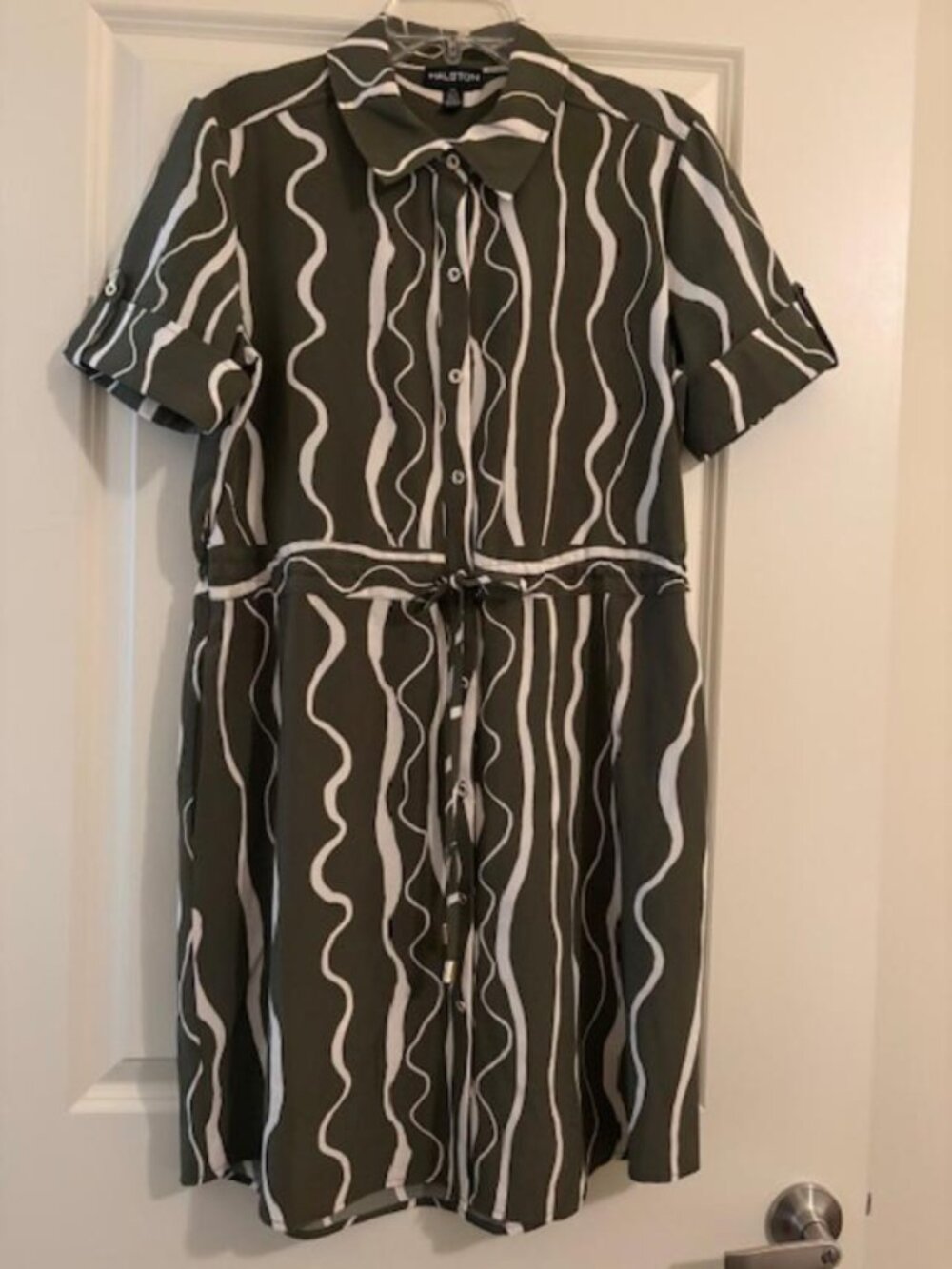 New Women's Halston Printed SS Button Down Shirt Dress Size Medium Green Pockets